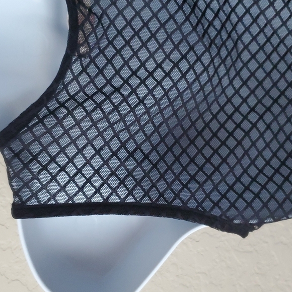 Black low cut bodysuit with sheer back - Picture 6 of 11